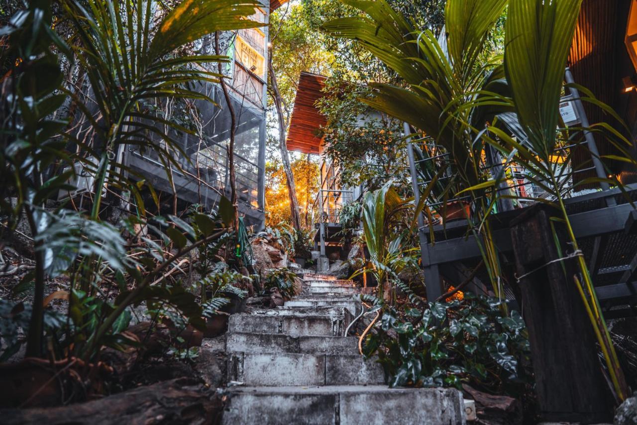 Warehouse Hostel Тау Экстерьер фото
