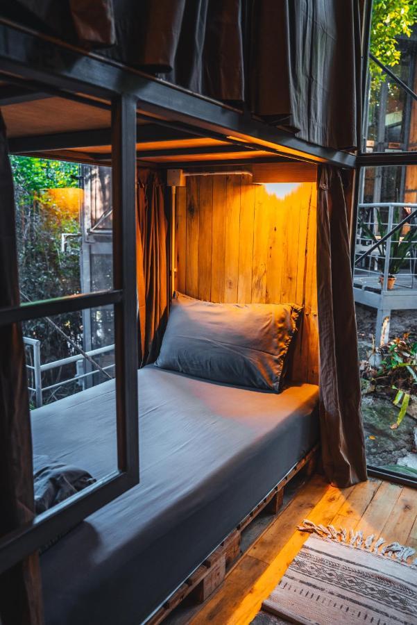 Warehouse Hostel Тау Экстерьер фото