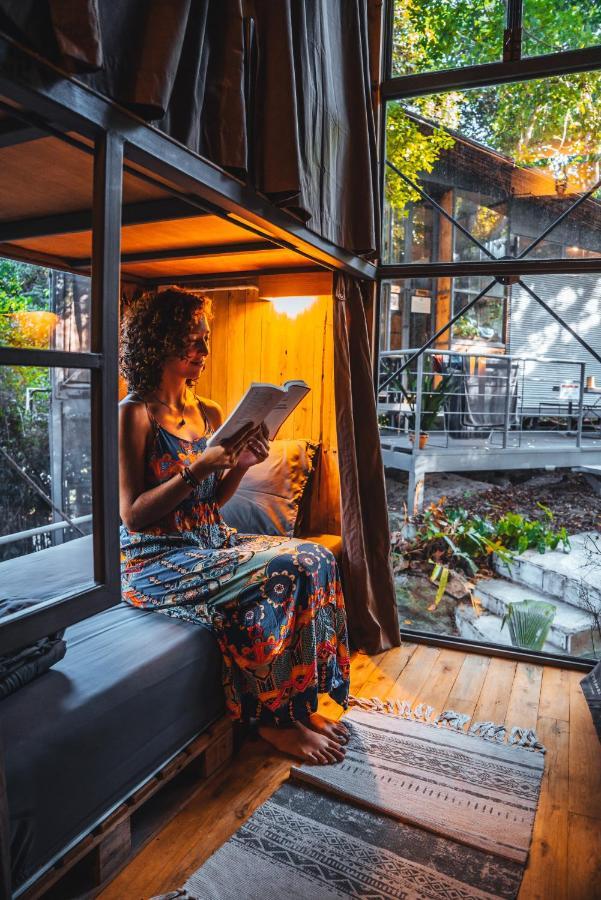 Warehouse Hostel Тау Экстерьер фото