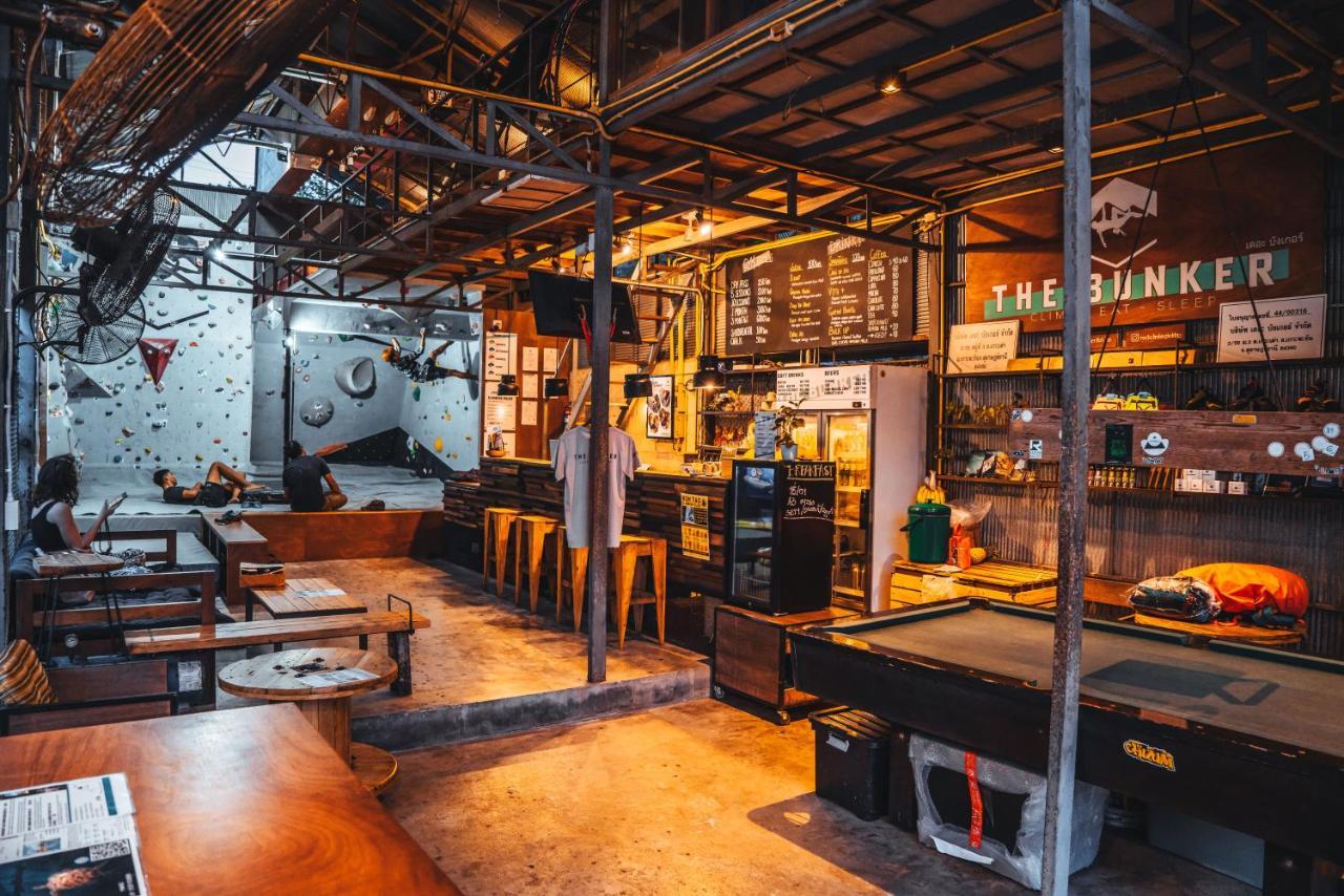 Warehouse Hostel Тау Экстерьер фото
